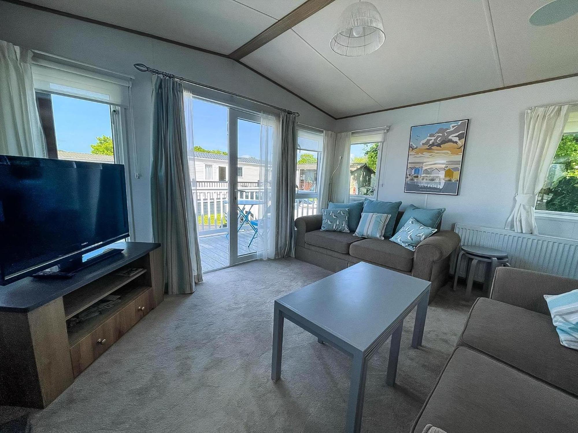Beautiful Caravan With Decking At Carlton Meres Holiday Park, Suffolk Ref 60022M Saxmundham Zewnętrze zdjęcie
