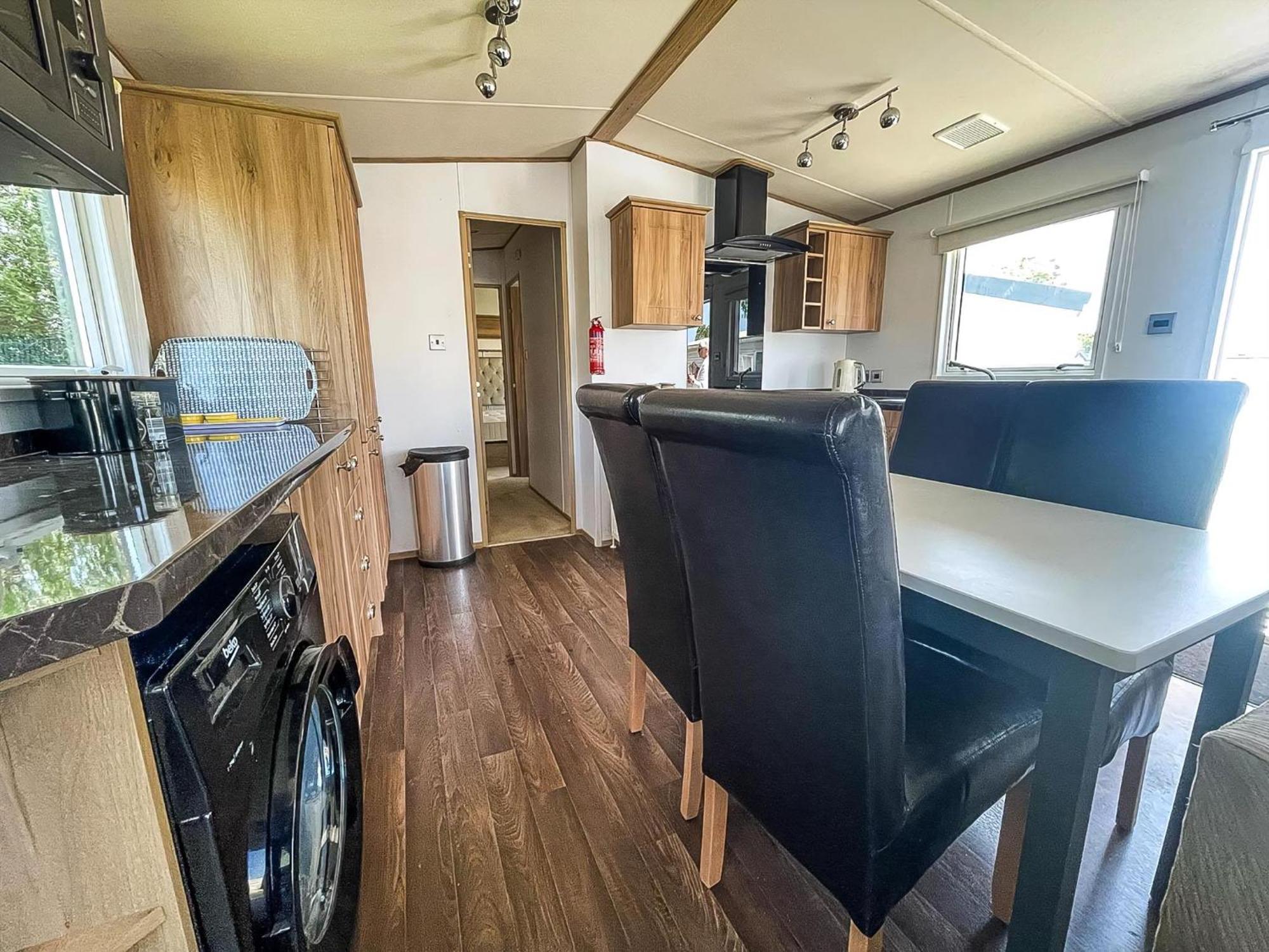 Beautiful Caravan With Decking At Carlton Meres Holiday Park, Suffolk Ref 60022M Saxmundham Zewnętrze zdjęcie